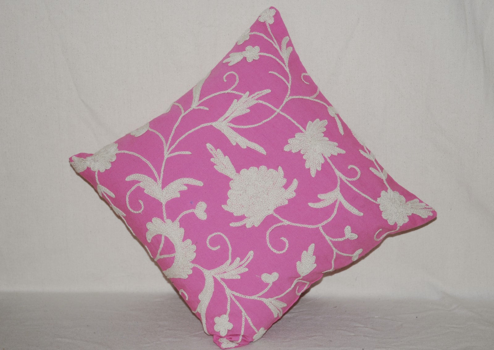 Crewel Embroidery Throw Pillowcase, Cushion Cover Floral, White on Pink #CW311