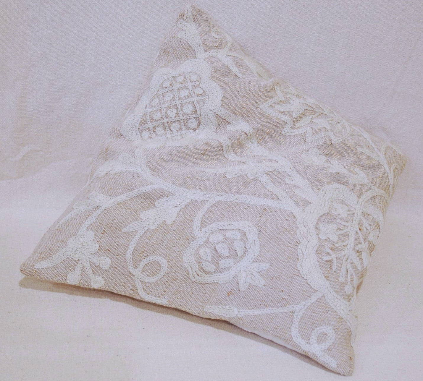 Crewel Jute Throw Pillow Cushion Cover, White on Beige #CW921