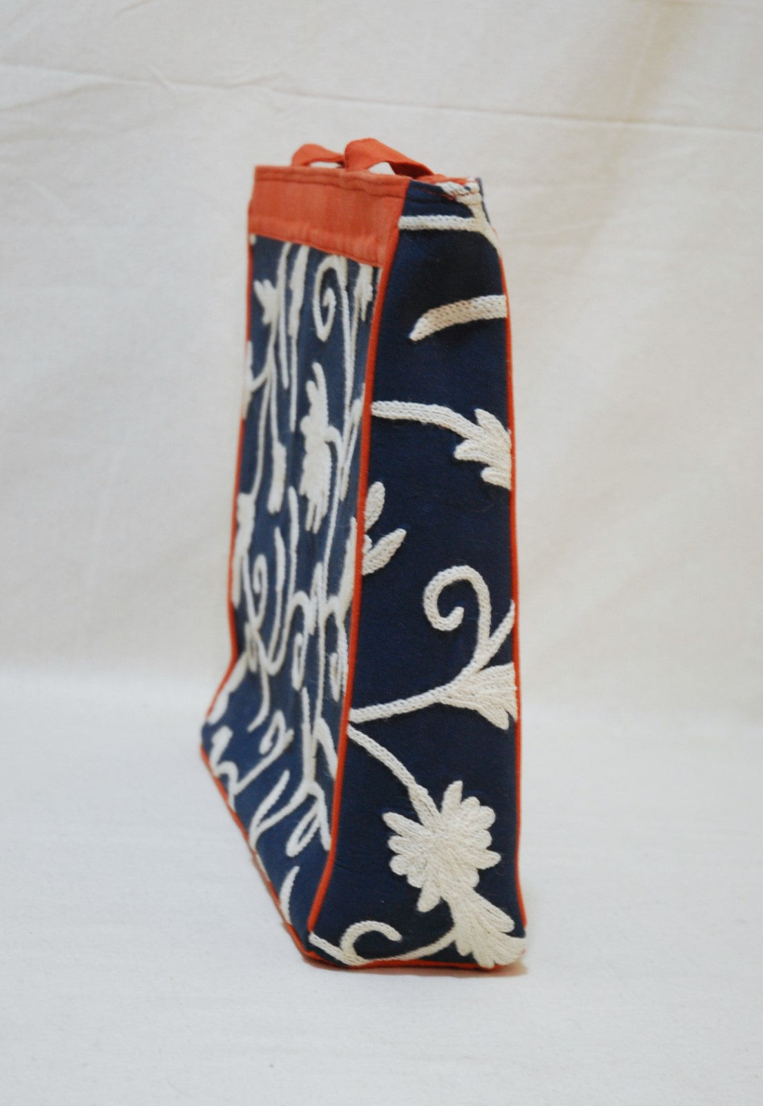 Crewel Embroidered Tote Bag, Shopping Carry Bag, White on Navy #CBG111